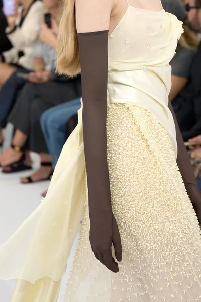 Look 38
